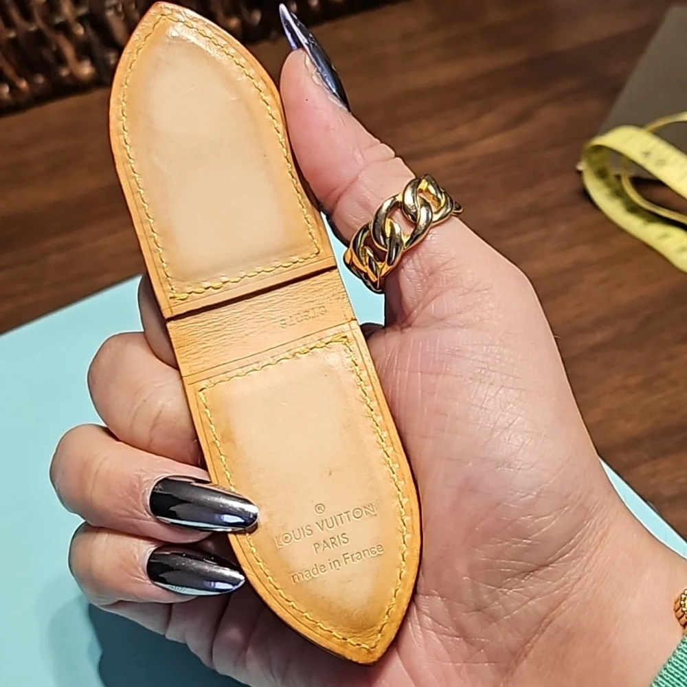 Louis Vuitton Vachettea Leather Money Clip💛